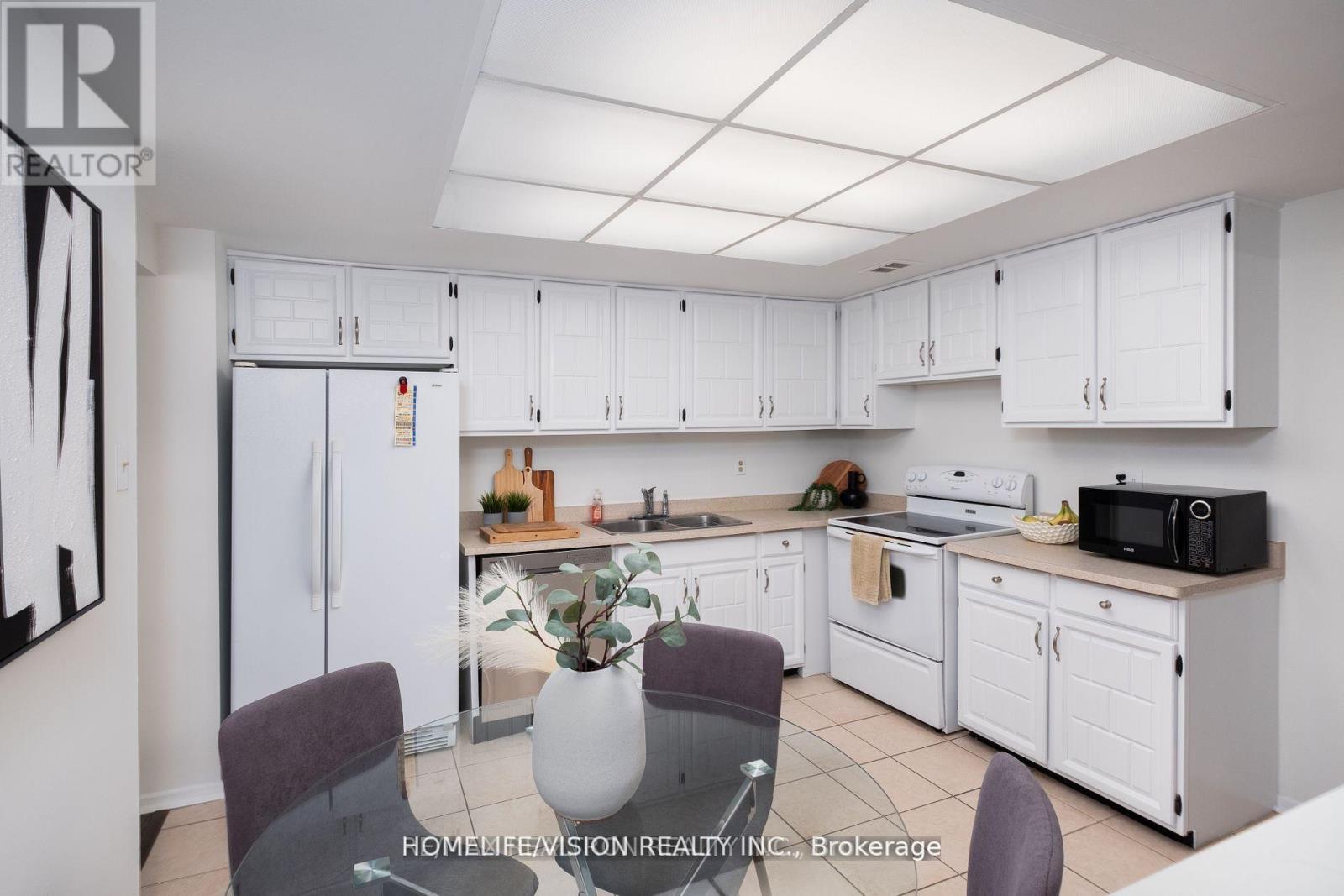 1604 - 10 Muirhead Road, Toronto (Pleasant View), Ontario  M2J 4P9 - Photo 8 - C12990184