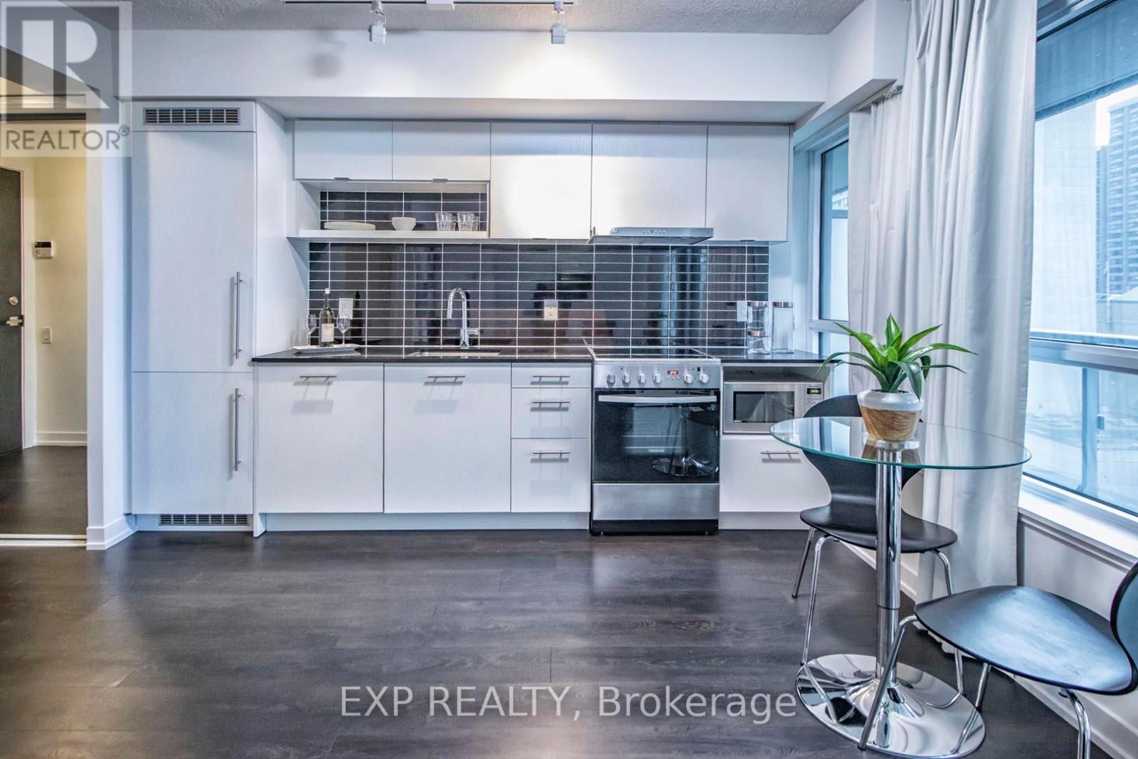 904 - 365 Church Street, Toronto (Church-Yonge Corridor), Ontario  M5B 1Z9 - Photo 10 - C12990196