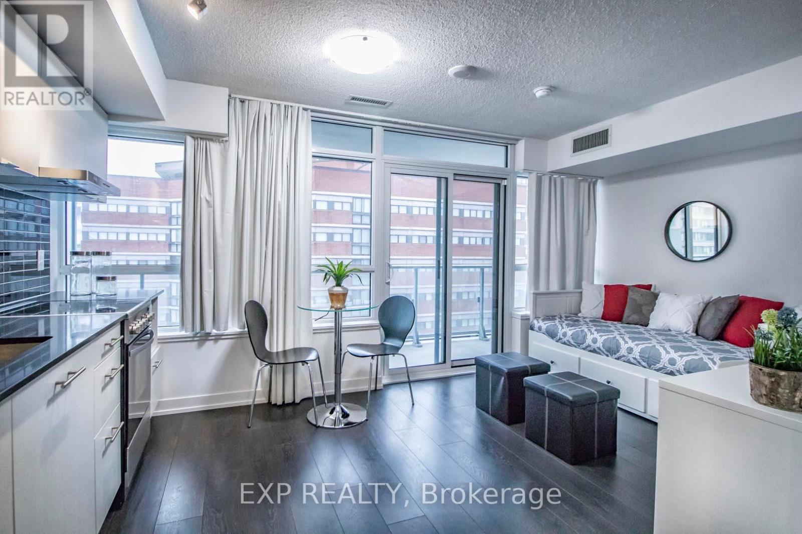 904 - 365 Church Street, Toronto (Church-Yonge Corridor), Ontario  M5B 1Z9 - Photo 4 - C12990196