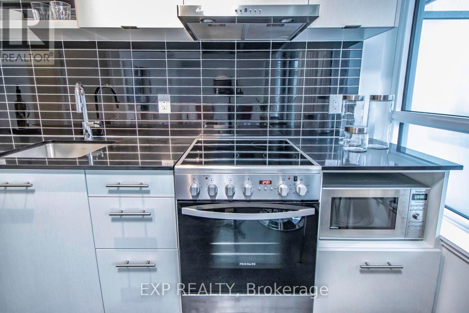 904 - 365 Church Street, Toronto (Church-Yonge Corridor), Ontario  M5B 1Z9 - Photo 7 - C12990196