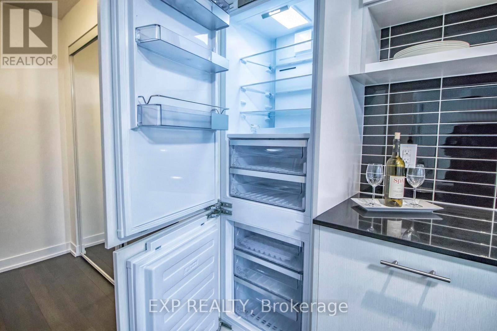 904 - 365 Church Street, Toronto (Church-Yonge Corridor), Ontario  M5B 1Z9 - Photo 9 - C12990196