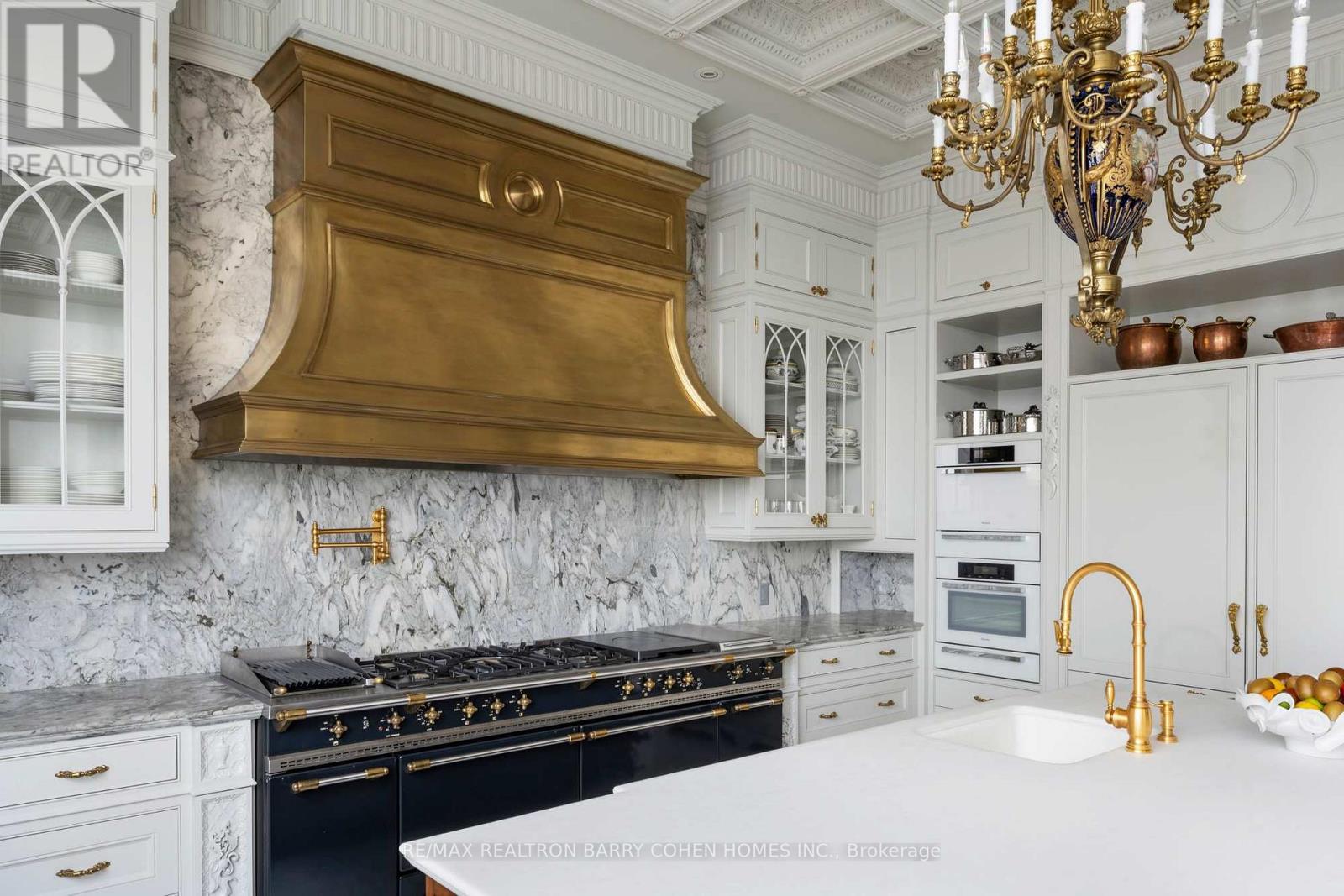 5202 - 50 Yorkville Avenue, Toronto (Annex), Ontario  M4W 1L4 - Photo 12 - C12990274