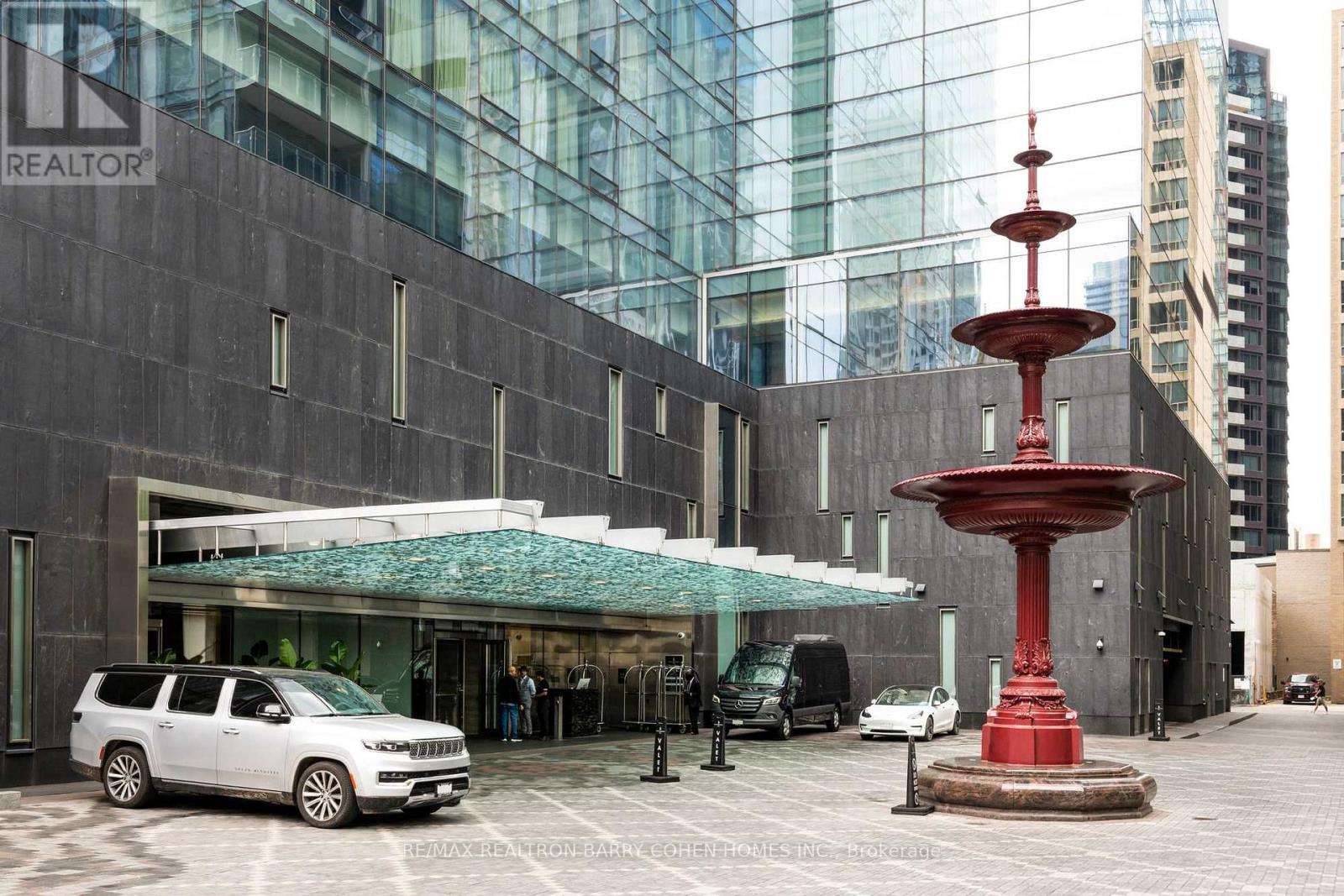 5202 - 50 Yorkville Avenue, Toronto (Annex), Ontario  M4W 1L4 - Photo 26 - C12990274