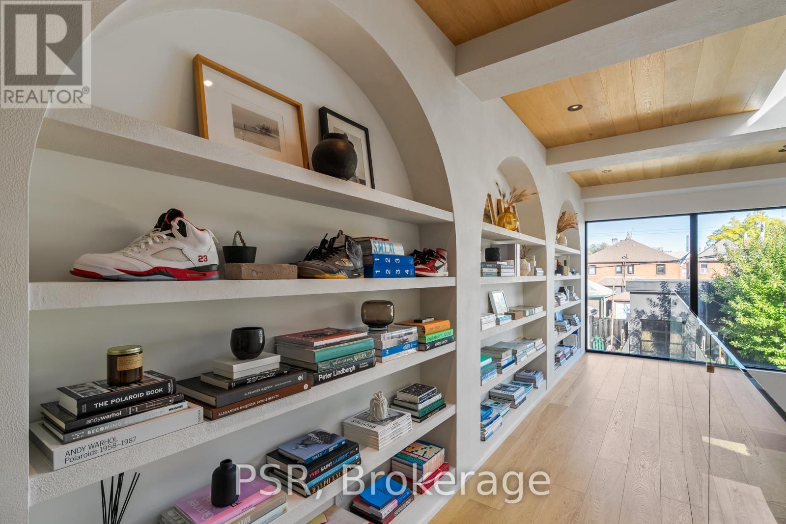 53 Palmerston Avenue, Toronto, Ontario  M6J 2J2 - Photo 15 - C12990402