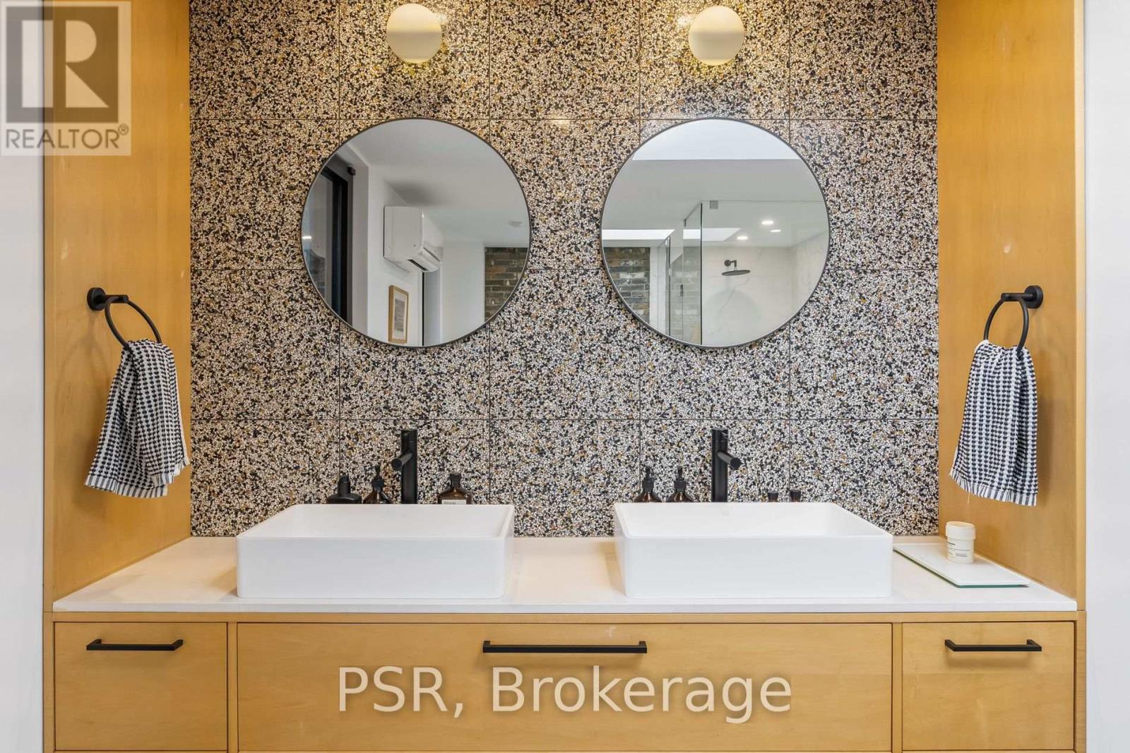 53 Palmerston Avenue, Toronto, Ontario  M6J 2J2 - Photo 35 - C12990402