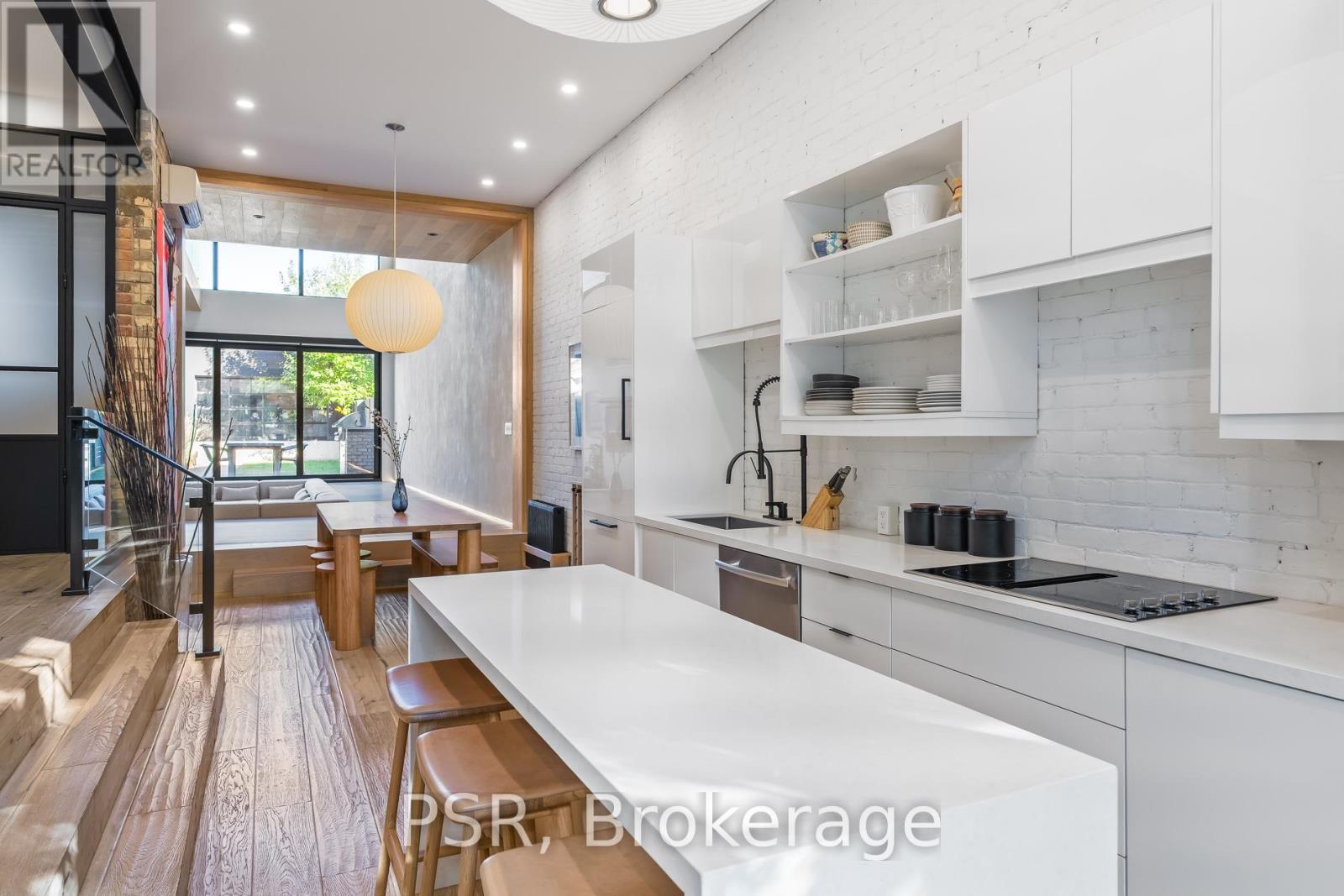 53 Palmerston Avenue, Toronto, Ontario  M6J 2J2 - Photo 8 - C12990402