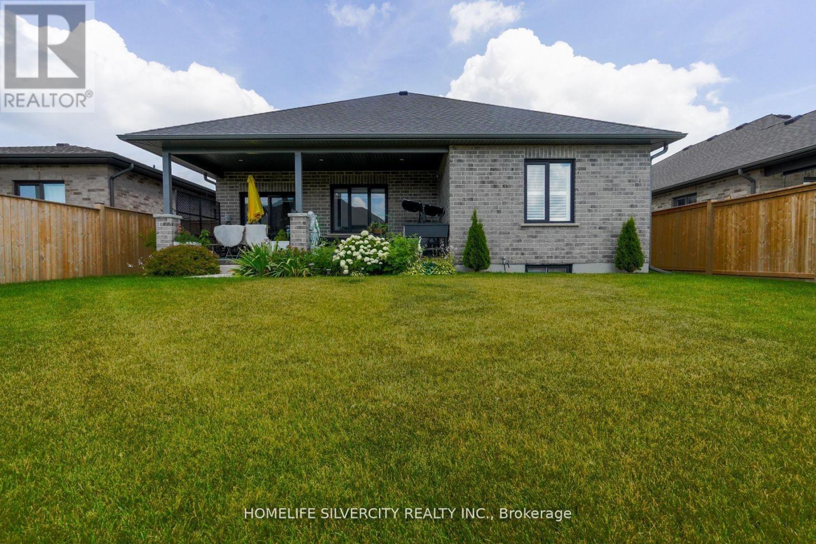 24 Winchester Crescent, North Perth (Elma), Ontario  N4W 0J8 - Photo 34 - X12923710