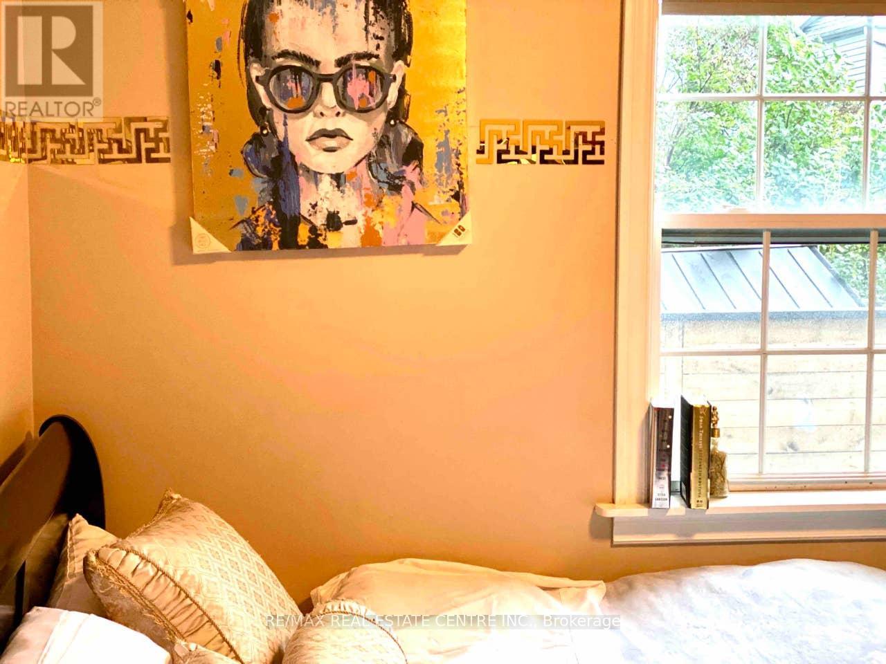 1 Hiawatha (Main) Road, Toronto (Greenwood-Coxwell), Ontario  M4L 2X7 - Photo 5 - E12990170