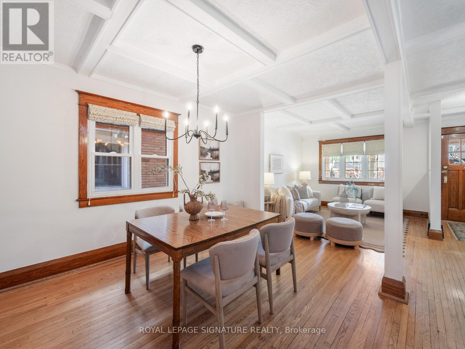 120 Hollywood Crescent, Toronto, Ontario  M4L 2K6 - Photo 11 - E12990190