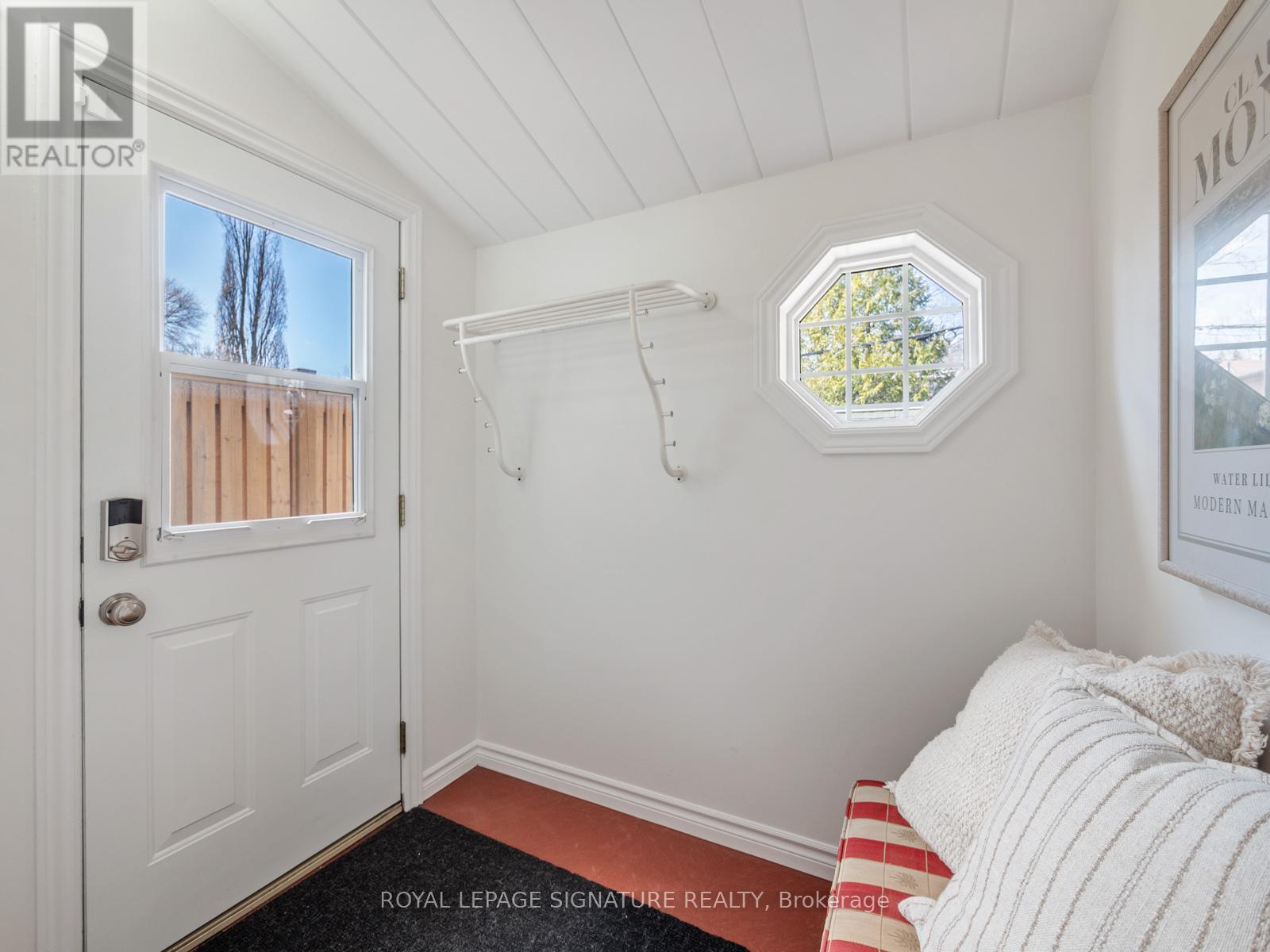 120 Hollywood Crescent, Toronto, Ontario  M4L 2K6 - Photo 19 - E12990190