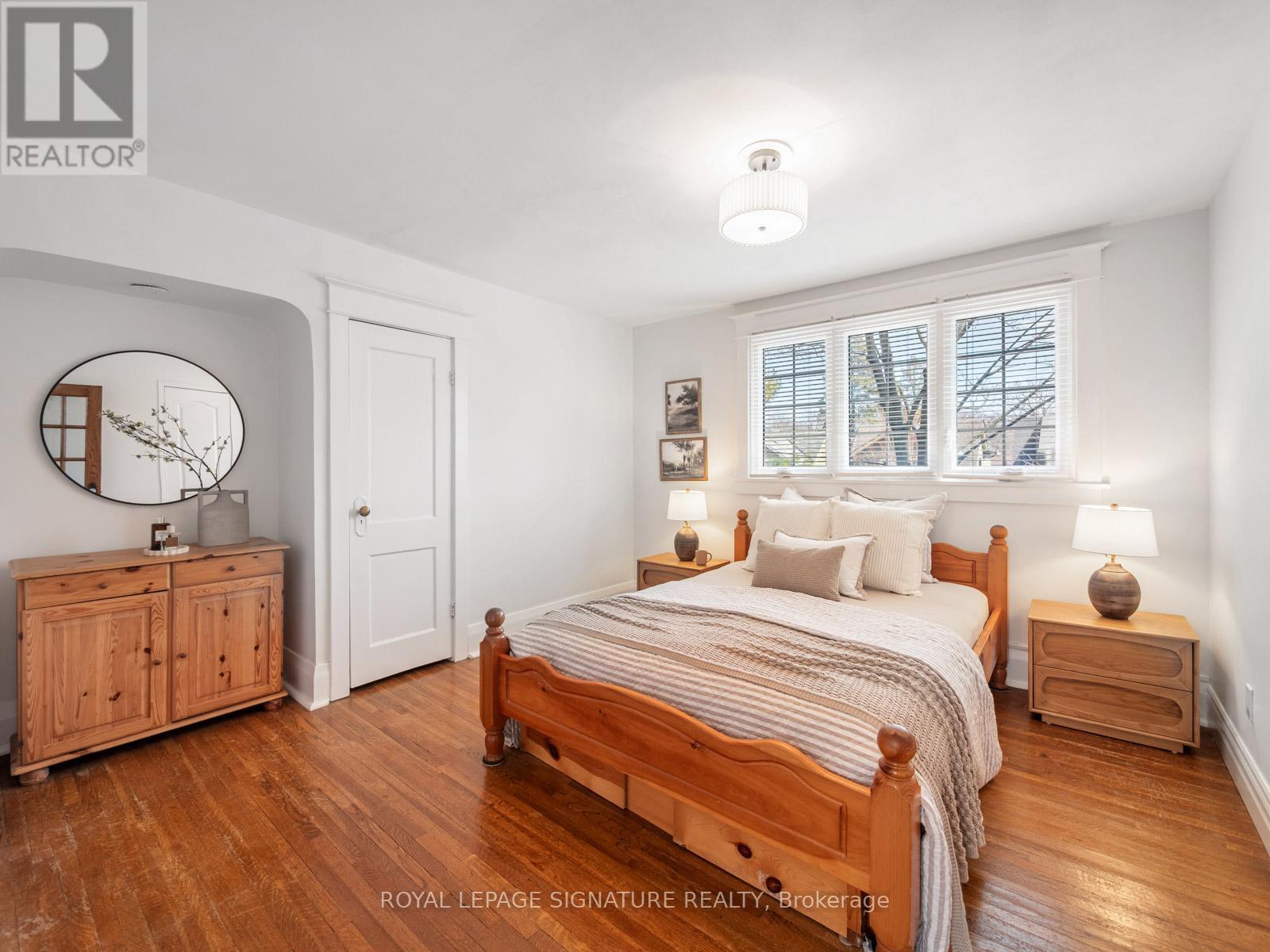 120 Hollywood Crescent, Toronto, Ontario  M4L 2K6 - Photo 21 - E12990190