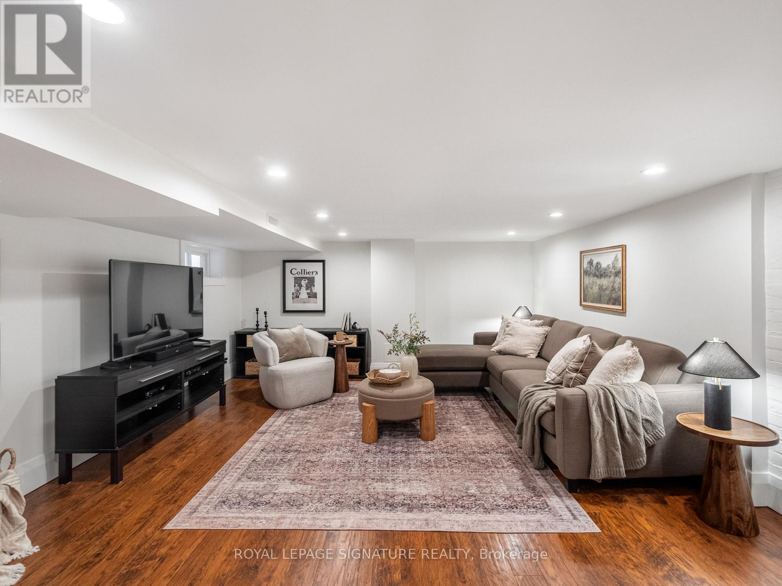 120 Hollywood Crescent, Toronto, Ontario  M4L 2K6 - Photo 34 - E12990190