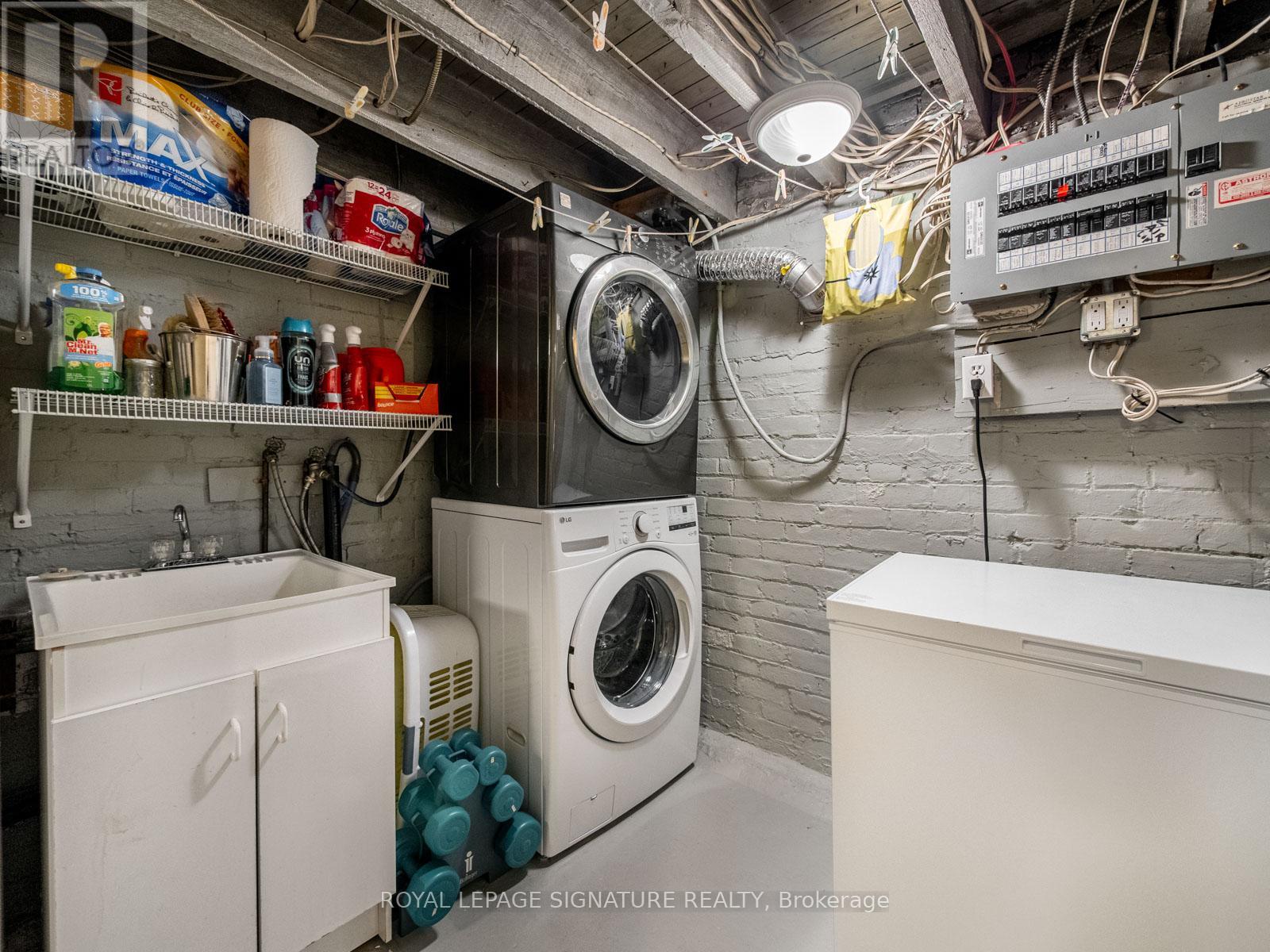 120 Hollywood Crescent, Toronto, Ontario  M4L 2K6 - Photo 38 - E12990190