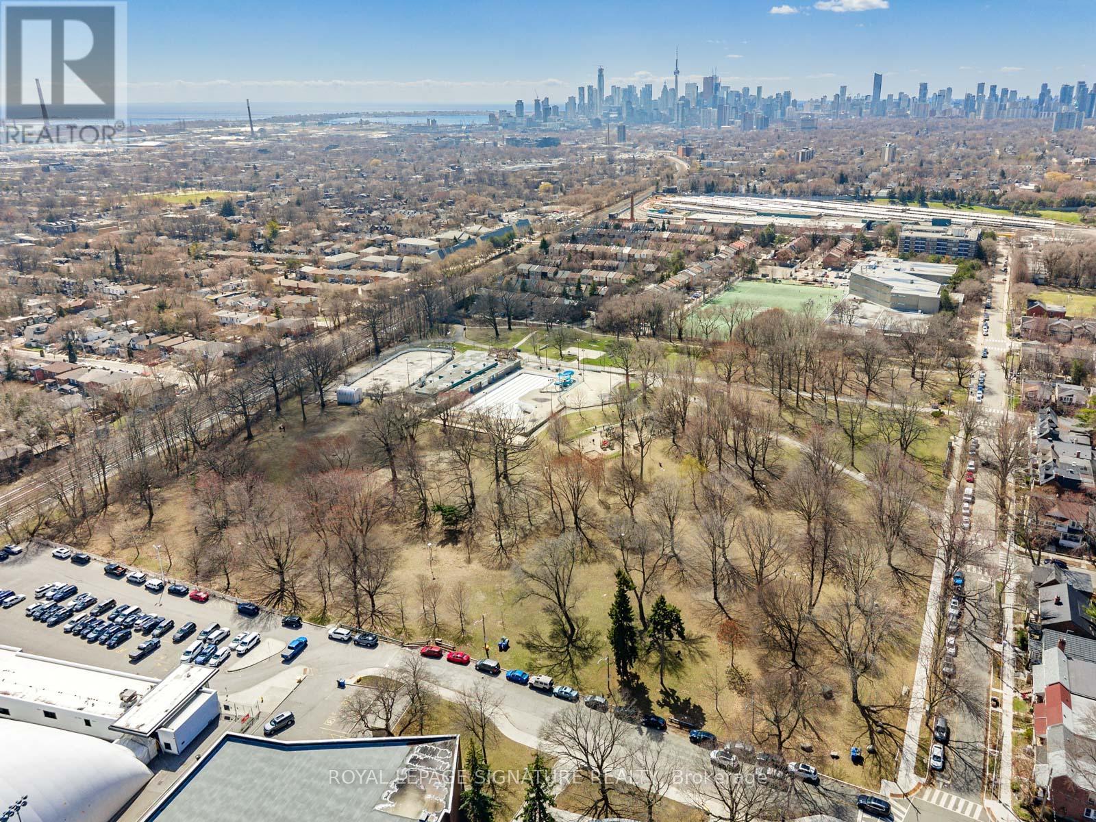 120 Hollywood Crescent, Toronto, Ontario  M4L 2K6 - Photo 49 - E12990190