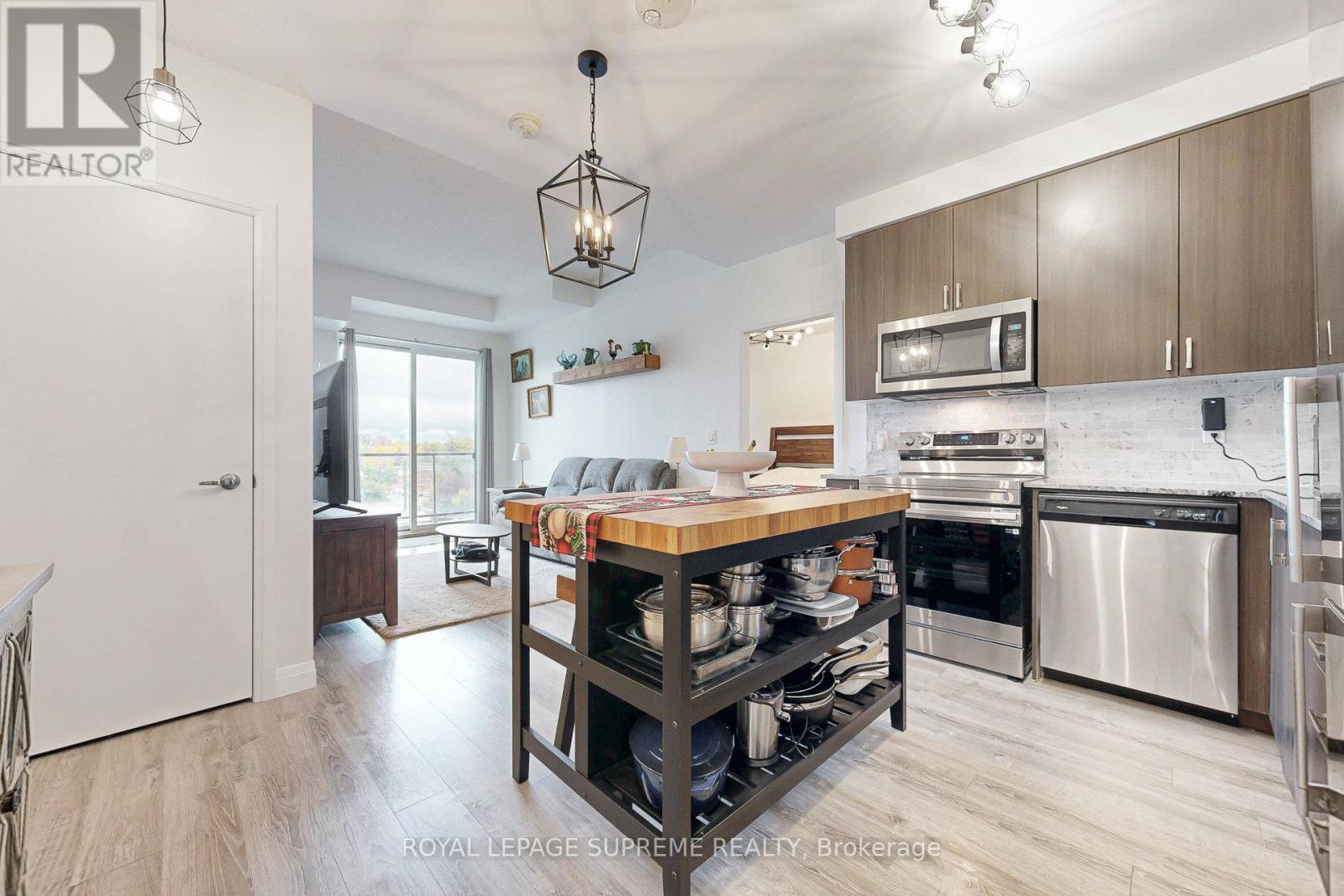 606 - 22 East Haven Drive, Toronto (Birchcliffe-Cliffside), Ontario  M1N 0B4 - Photo 5 - E12990346