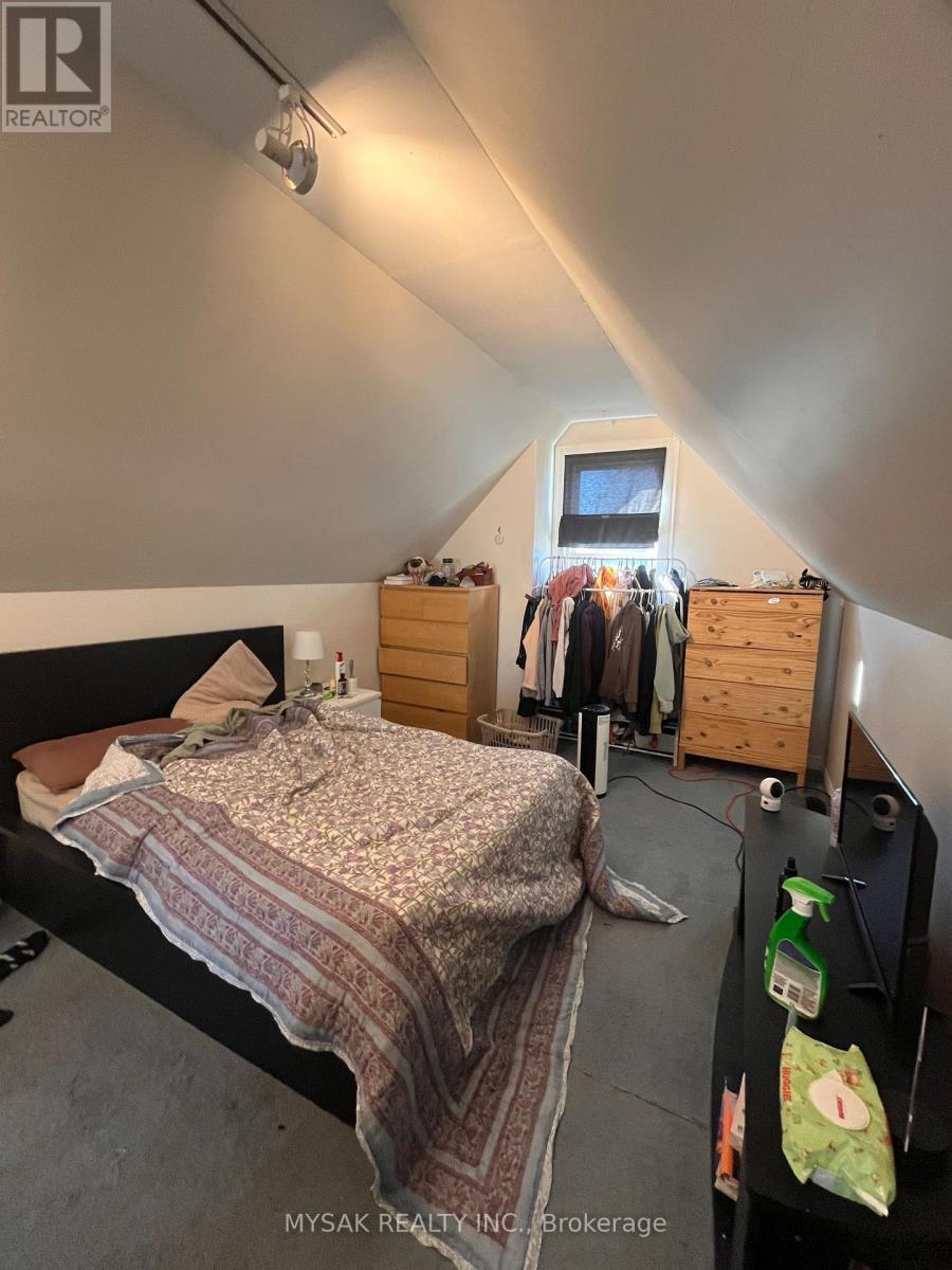 269 Sammon Avenue, Toronto, Ontario  M4J 1Z8 - Photo 10 - E12990380