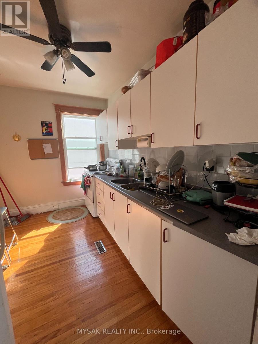 269 Sammon Avenue, Toronto, Ontario  M4J 1Z8 - Photo 13 - E12990380