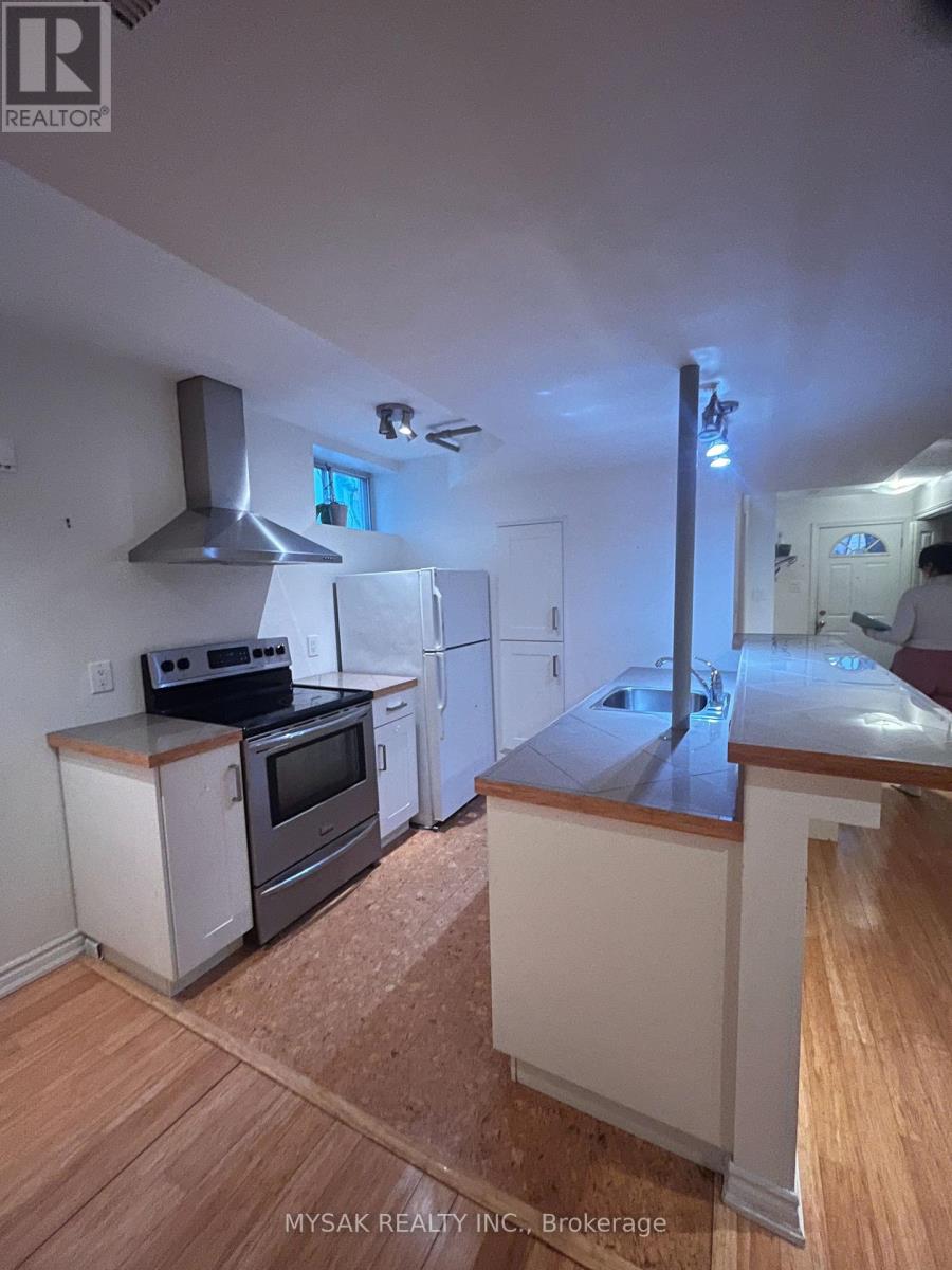 269 Sammon Avenue, Toronto, Ontario  M4J 1Z8 - Photo 16 - E12990380