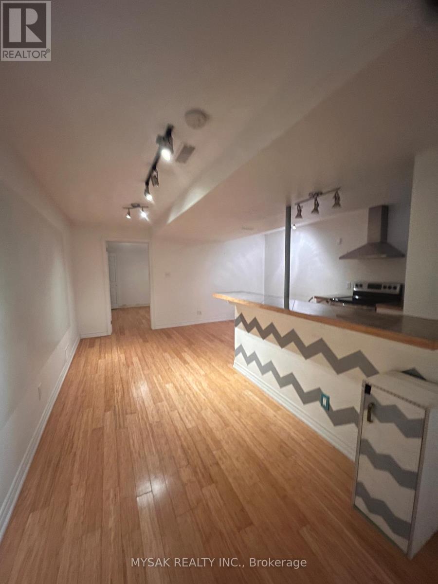 269 Sammon Avenue, Toronto, Ontario  M4J 1Z8 - Photo 17 - E12990380