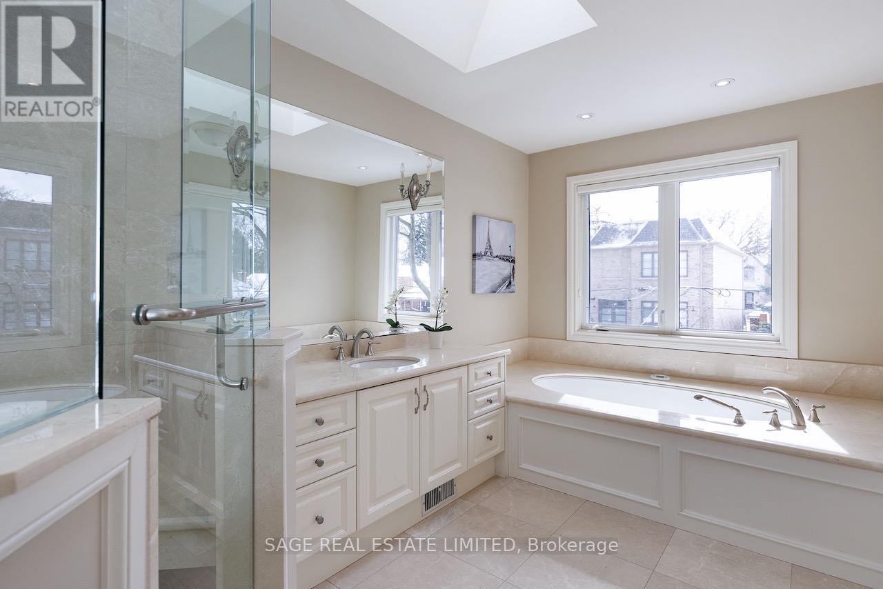 19 Carmichael Avenue, Toronto, Ontario  M5M 2W5 - Photo 33 - C12919920