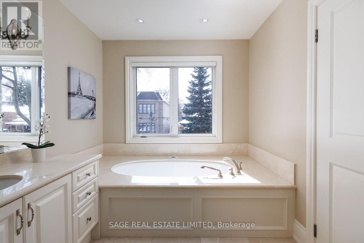 19 Carmichael Avenue, Toronto, Ontario  M5M 2W5 - Photo 34 - C12919920