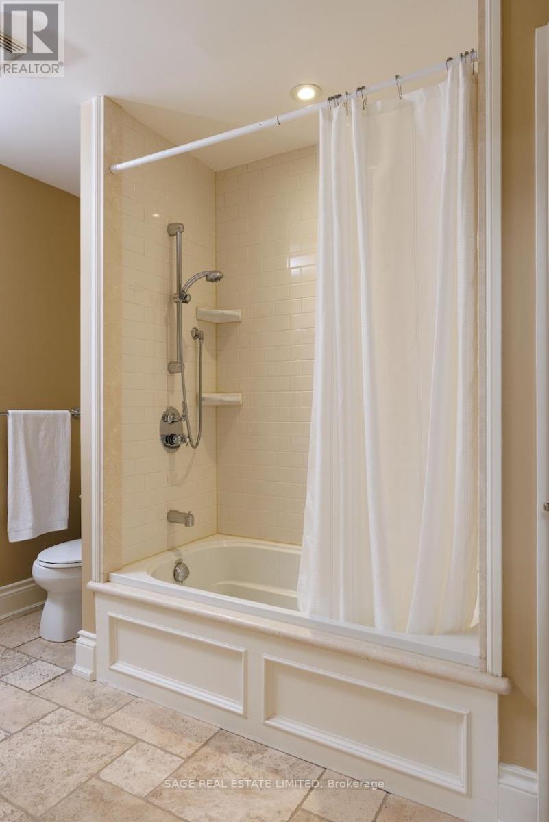 19 Carmichael Avenue, Toronto, Ontario  M5M 2W5 - Photo 41 - C12919920