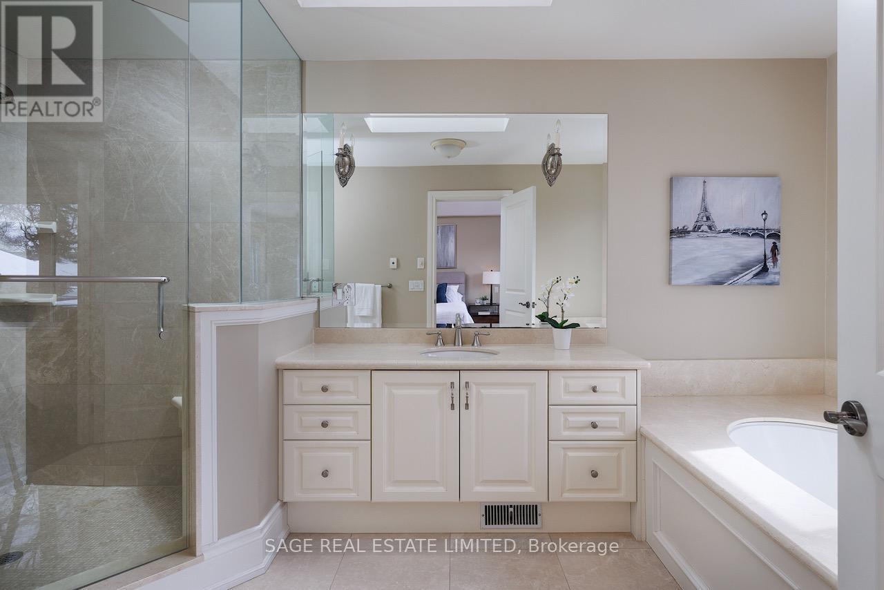 19 Carmichael Avenue, Toronto, Ontario  M5M 2W5 - Photo 32 - C12919920