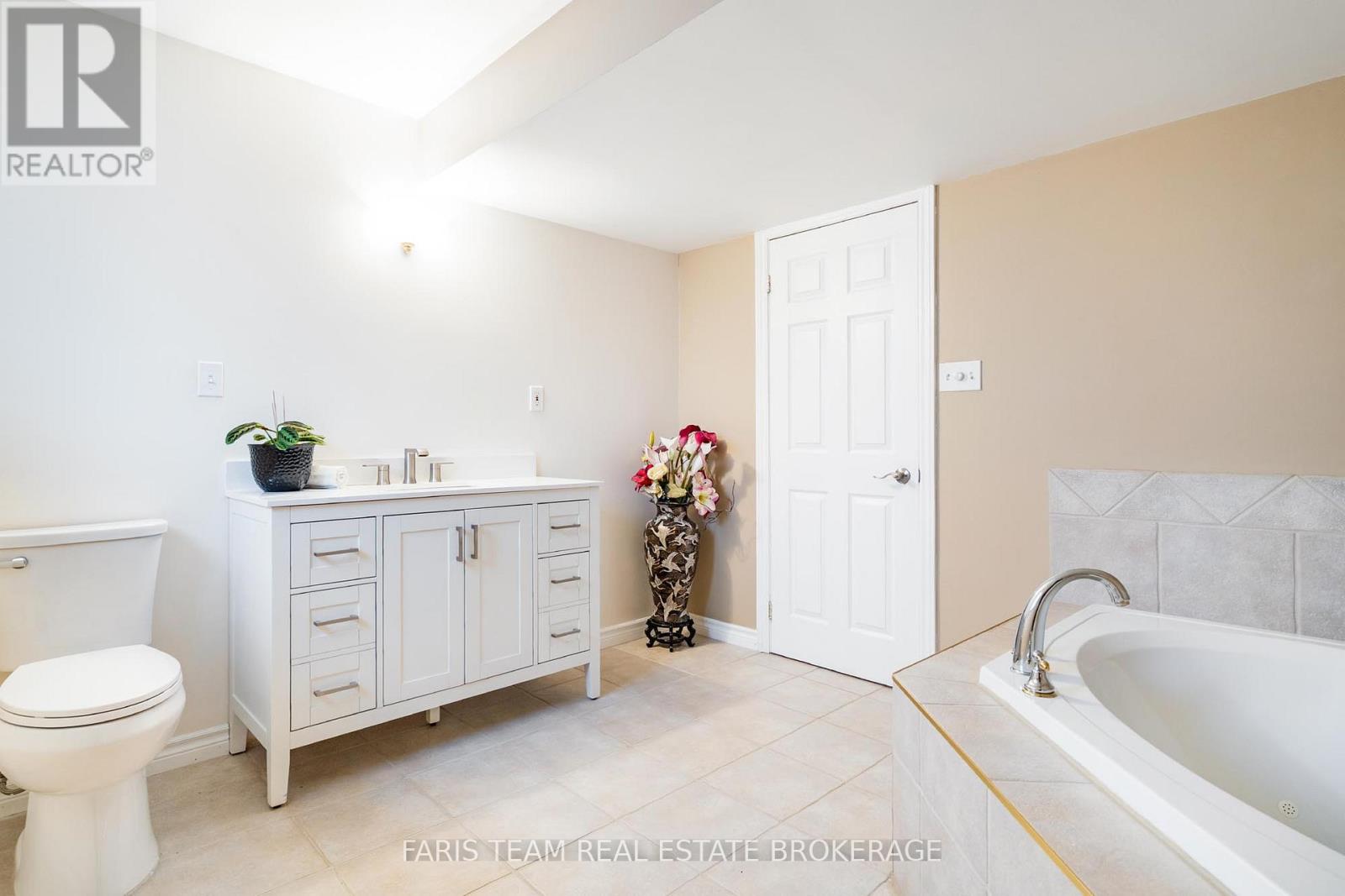 1170 Arnold Street, Innisfil, Ontario  L0L 1W0 - Photo 25 - N12990044