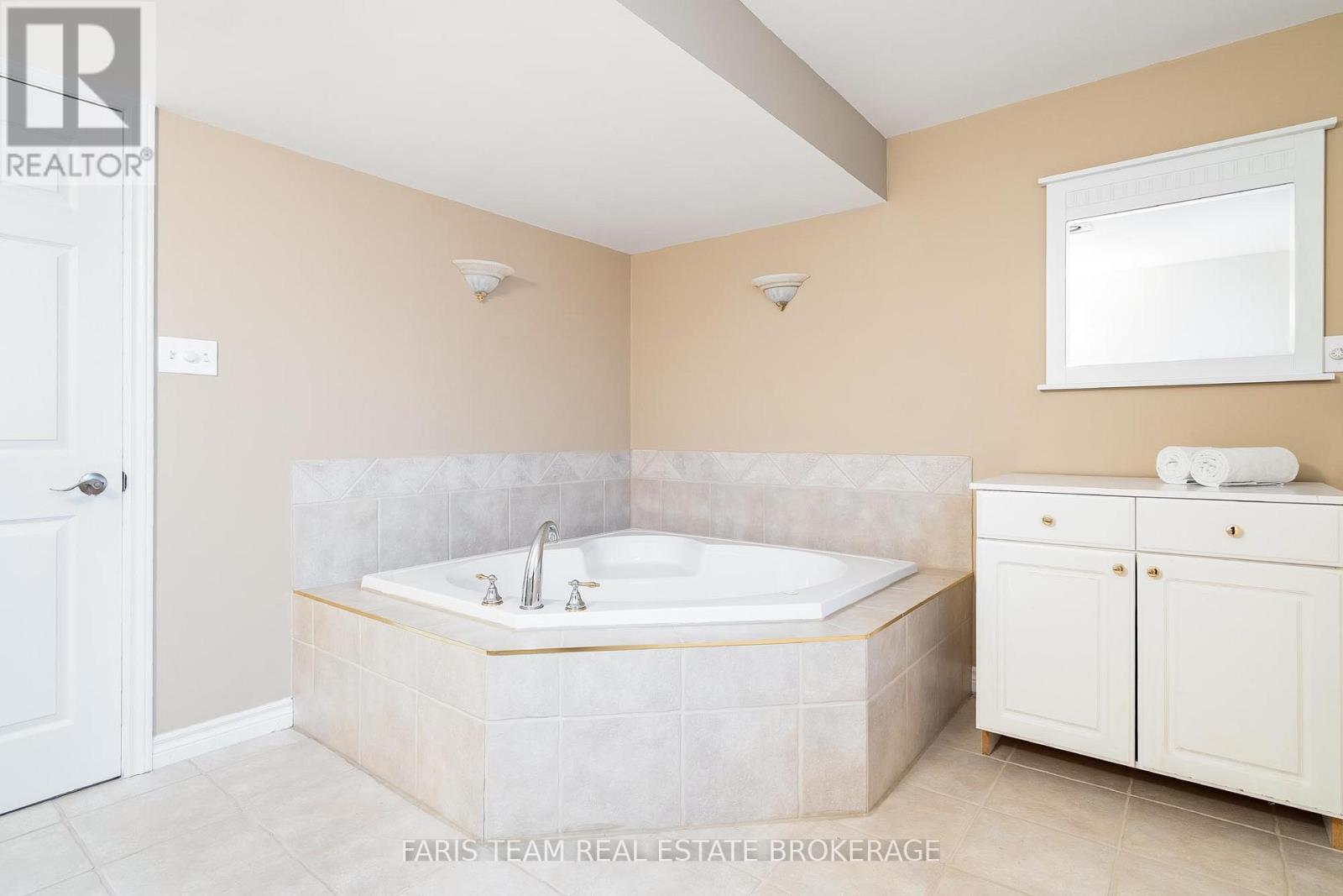 1170 Arnold Street, Innisfil, Ontario  L0L 1W0 - Photo 26 - N12990044