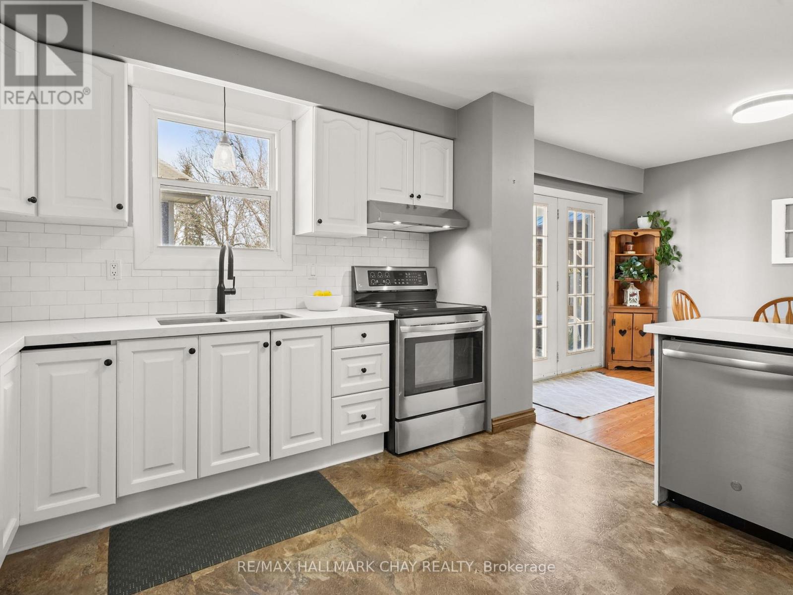 190 Mackenzie Street, New Tecumseth (Alliston), Ontario  L9R 1B8 - Photo 11 - N12990106