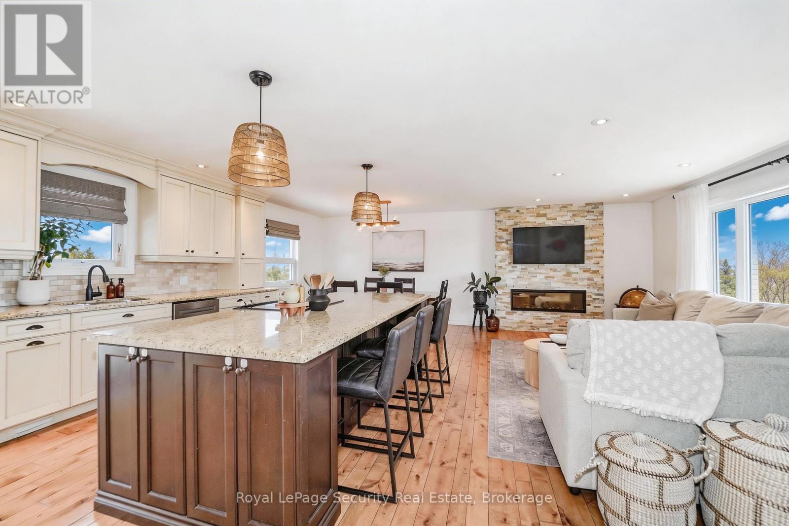 2564 15th Side Road, New Tecumseth, Ontario  L0G 1W0 - Photo 24 - N12990142