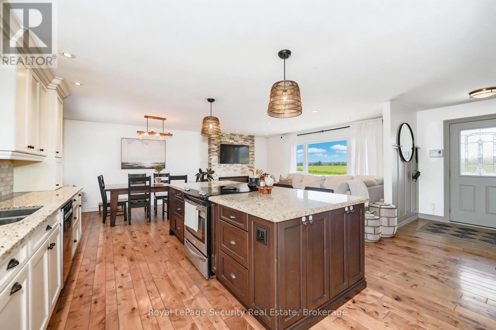 2564 15th Side Road, New Tecumseth, Ontario  L0G 1W0 - Photo 25 - N12990142