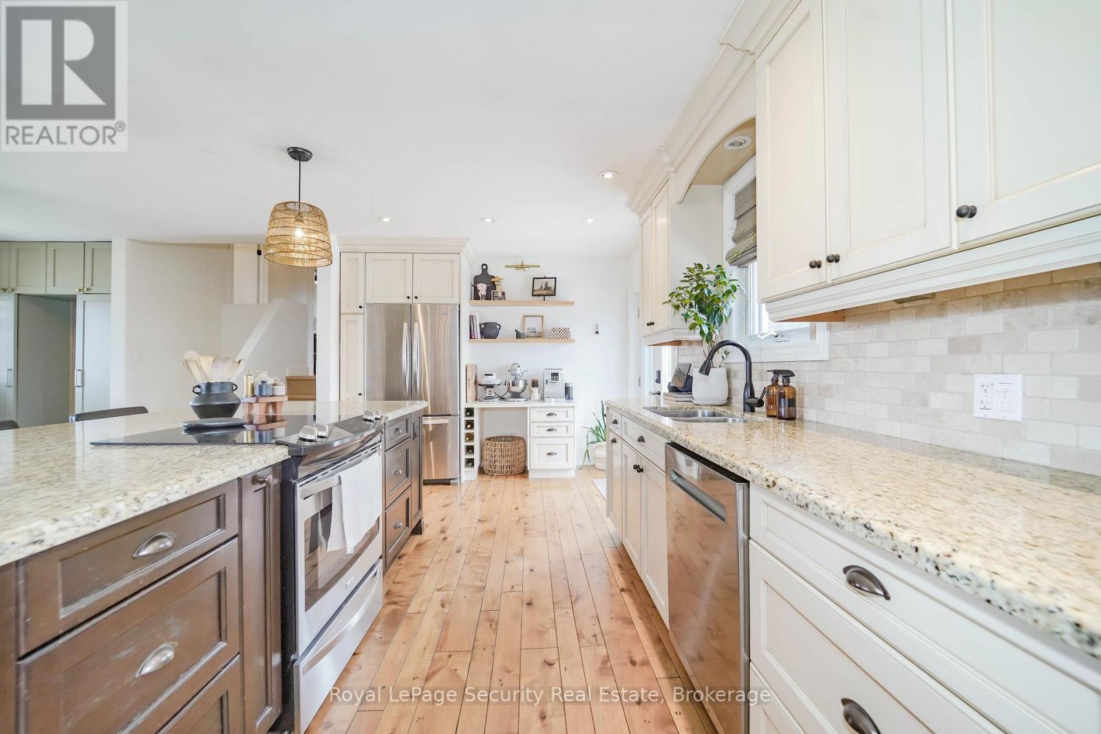 2564 15th Side Road, New Tecumseth, Ontario  L0G 1W0 - Photo 31 - N12990142