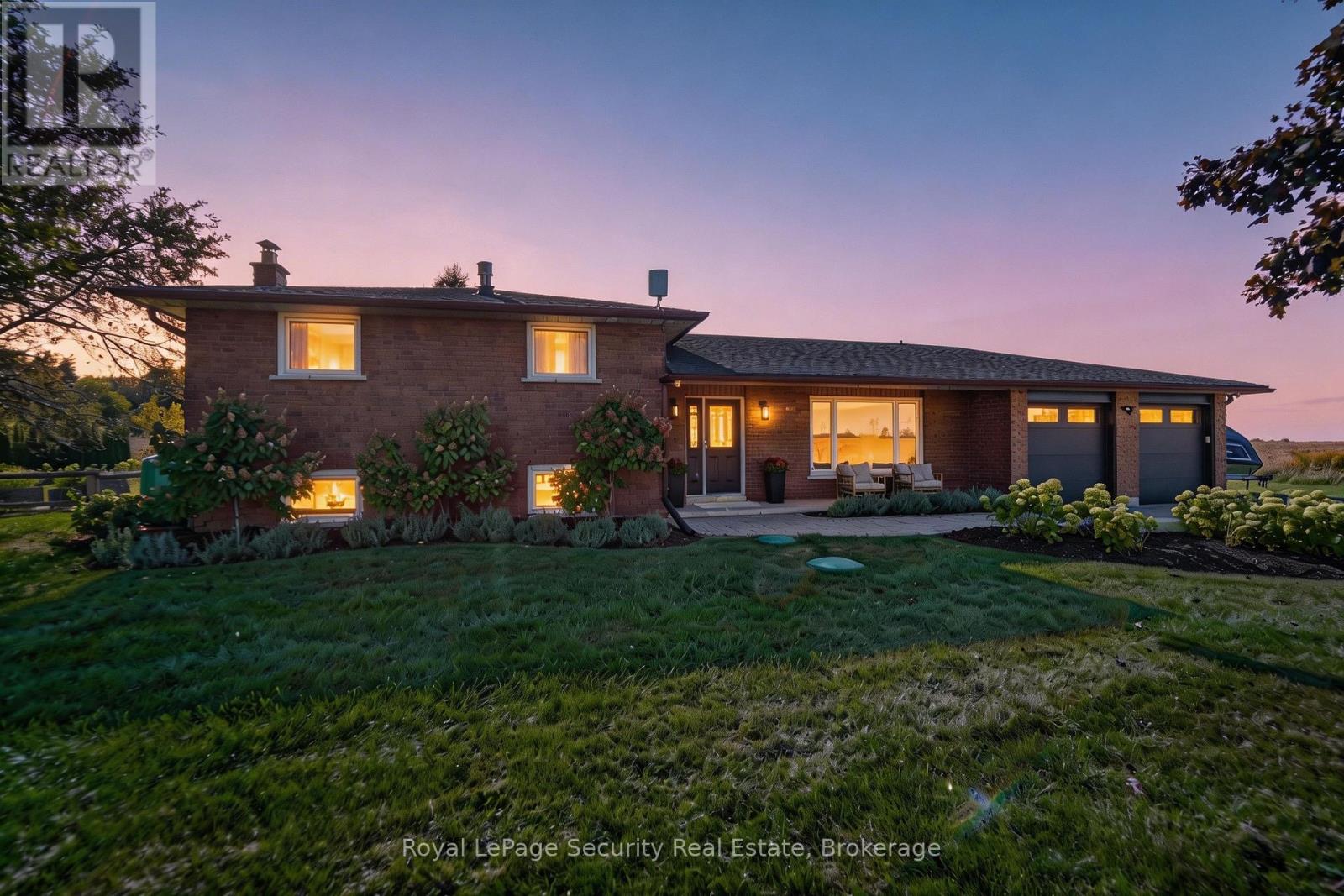 2564 15th Side Road, New Tecumseth, Ontario  L0G 1W0 - Photo 4 - N12990142