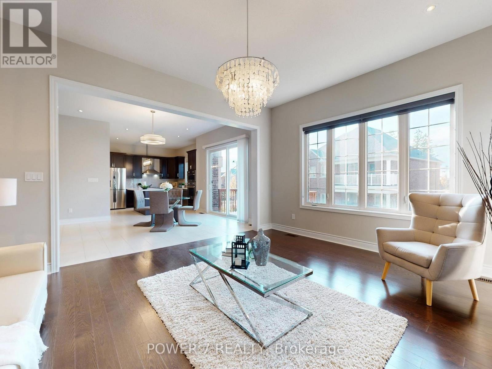 61 Match Point Court, Aurora, Ontario  L4G 3J1 - Photo 10 - N12990194