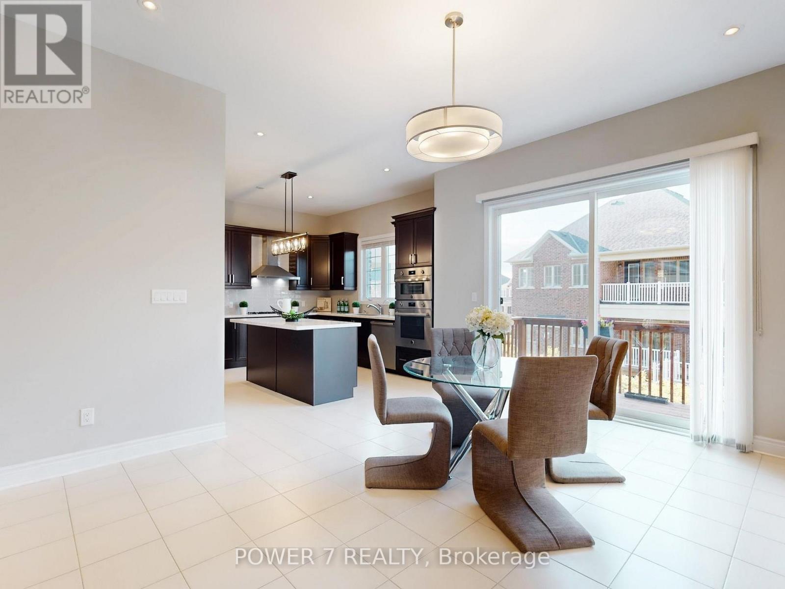 61 Match Point Court, Aurora, Ontario  L4G 3J1 - Photo 13 - N12990194