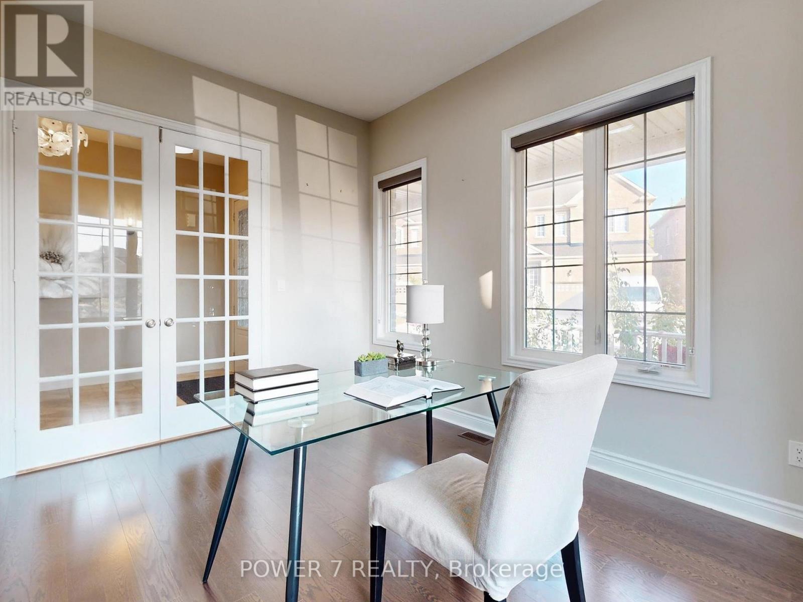 61 Match Point Court, Aurora, Ontario  L4G 3J1 - Photo 22 - N12990194