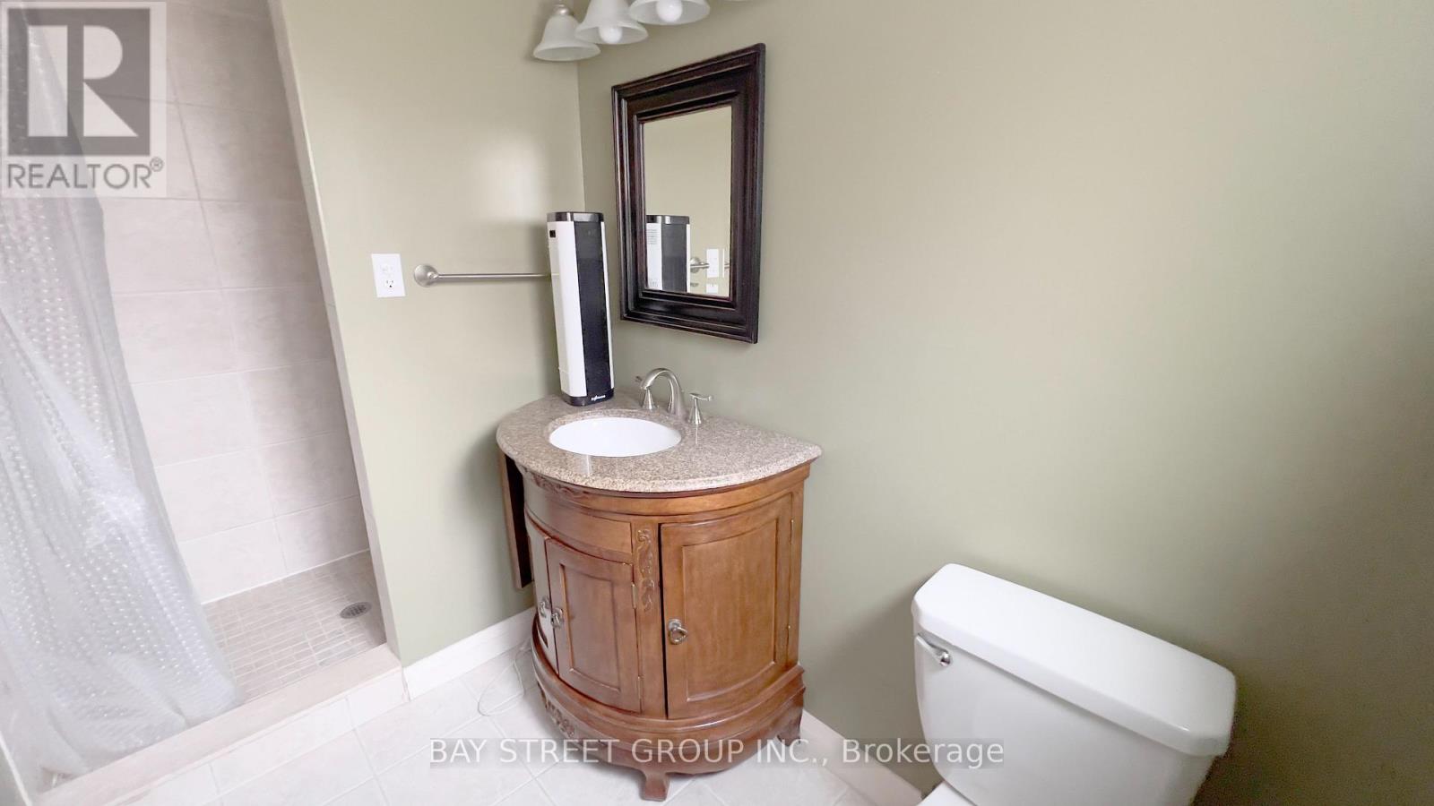 31 Colonsay Road, Markham, Ontario  L3T 3E9 - Photo 14 - N12990226