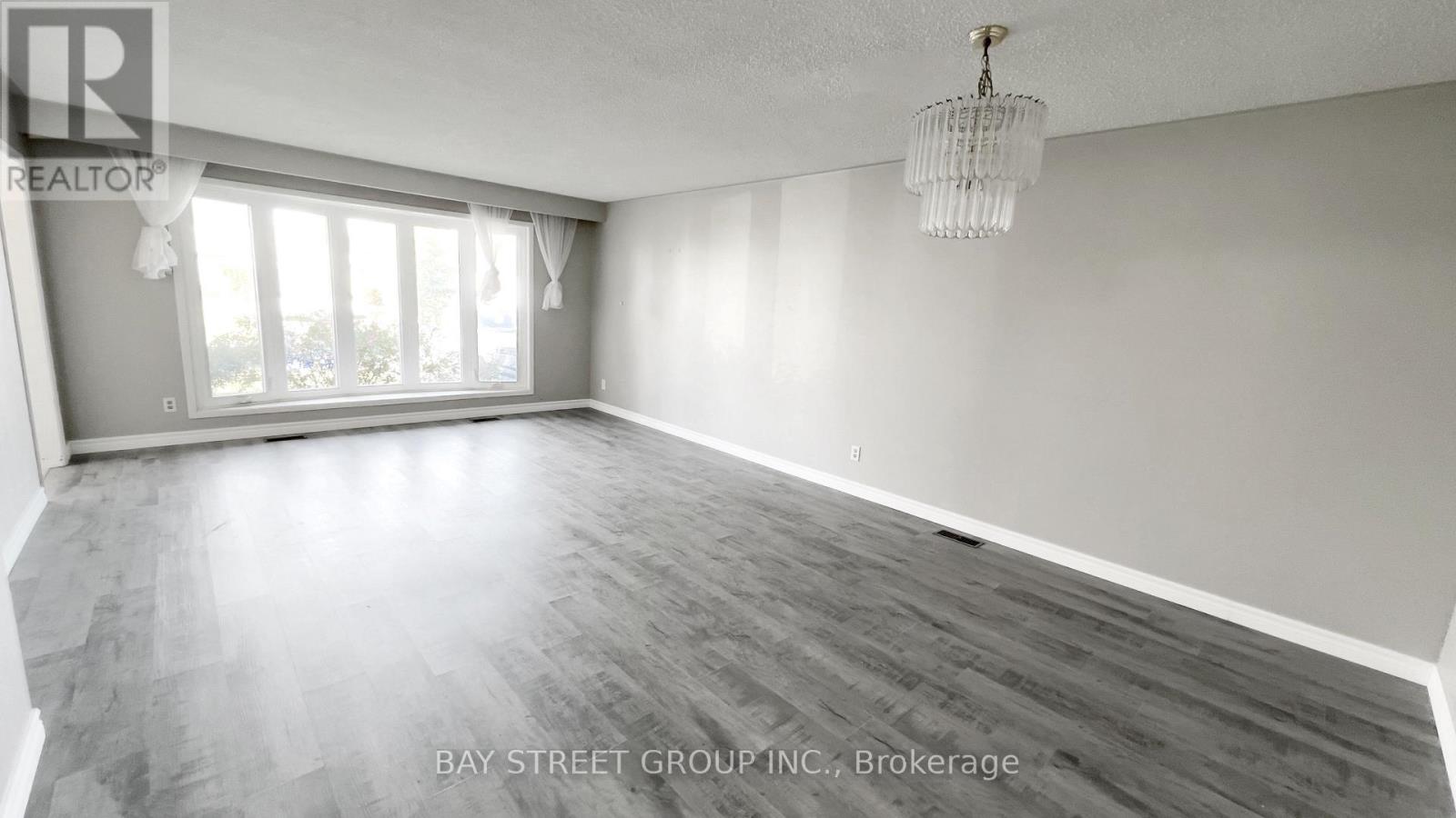 31 Colonsay Road, Markham, Ontario  L3T 3E9 - Photo 8 - N12990226