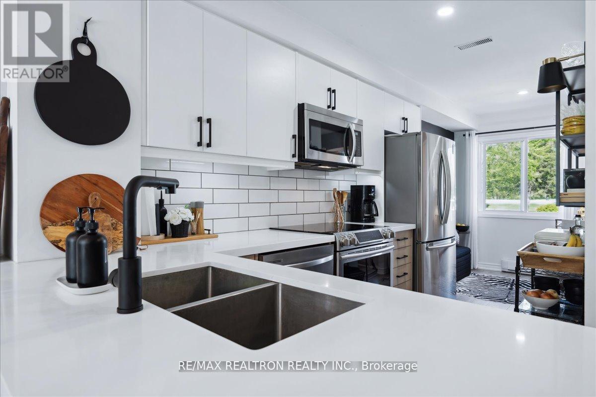 4 - 2 Laguna Parkway, Ramara, Ontario  L0K 1B0 - Photo 10 - S12990356