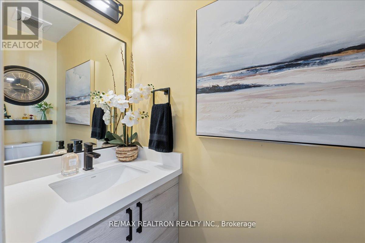 4 - 2 Laguna Parkway, Ramara, Ontario  L0K 1B0 - Photo 7 - S12990356