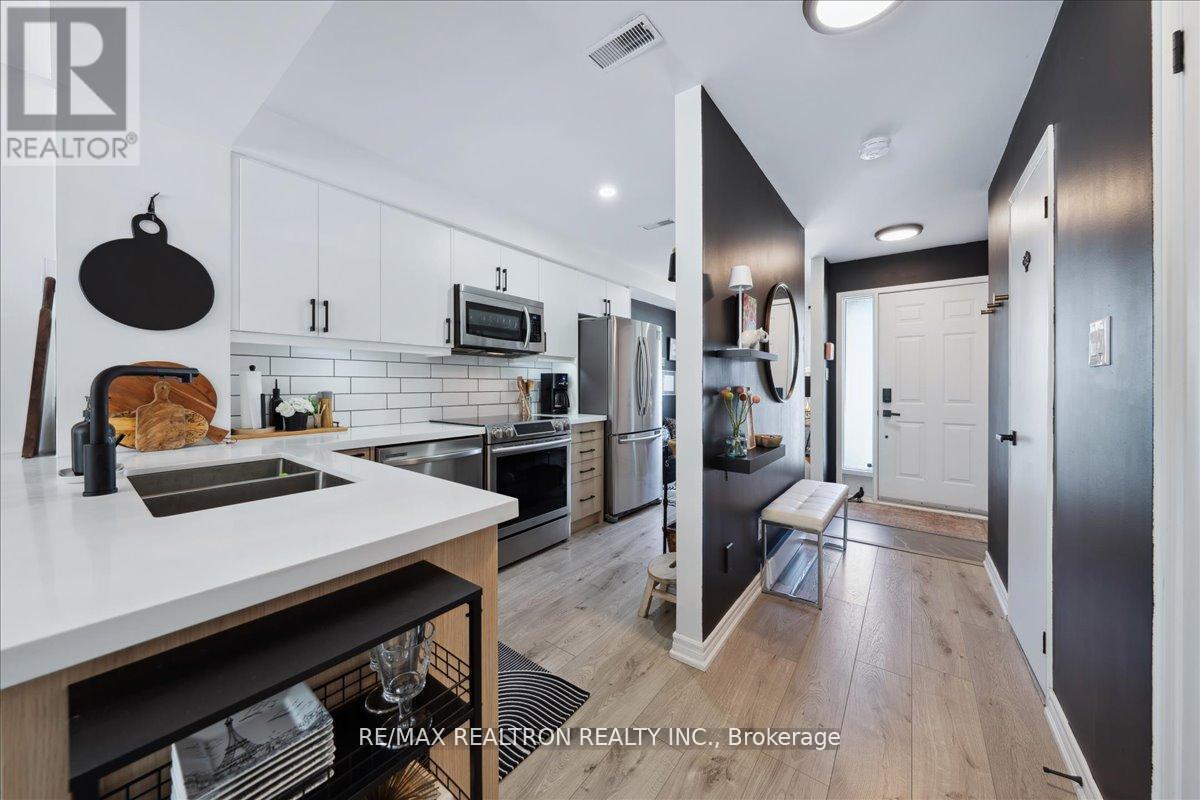 4 - 2 Laguna Parkway, Ramara, Ontario  L0K 1B0 - Photo 8 - S12990356