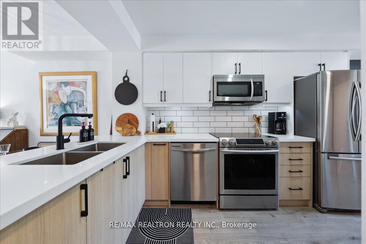 4 - 2 Laguna Parkway, Ramara, Ontario  L0K 1B0 - Photo 9 - S12990356