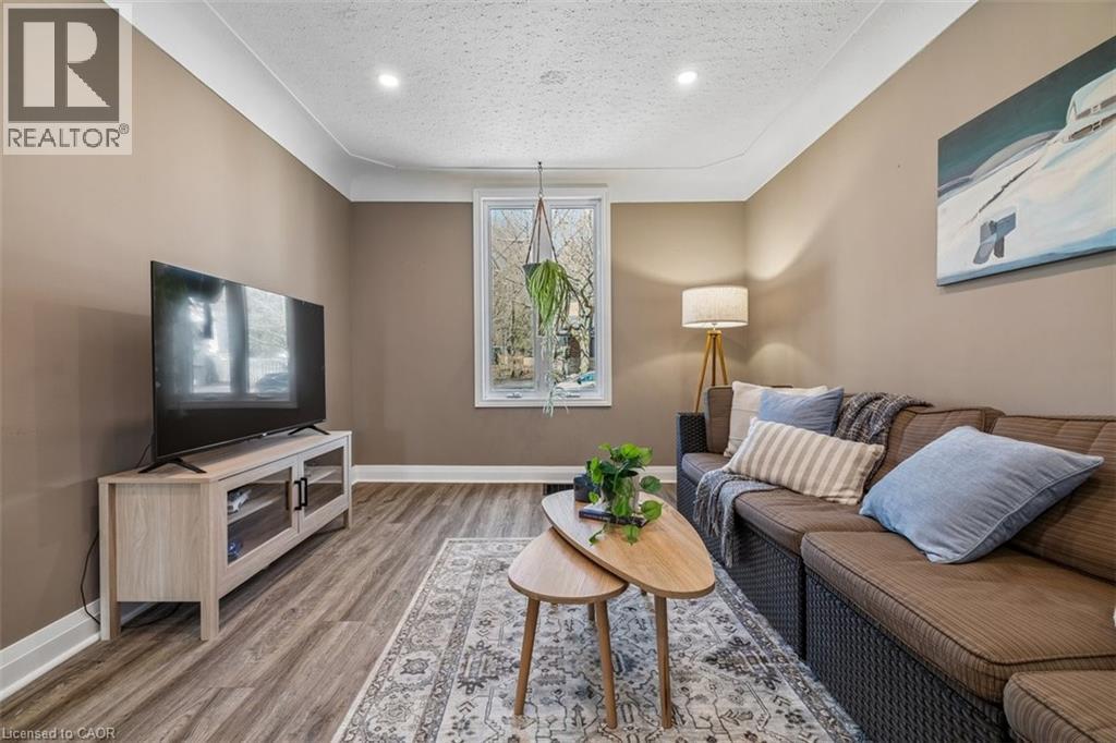 56 James Street, Dundas, Ontario  L9H 2J7 - Photo 6 - 40818859