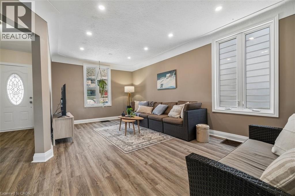 56 James Street, Dundas, Ontario  L9H 2J7 - Photo 5 - 40818859