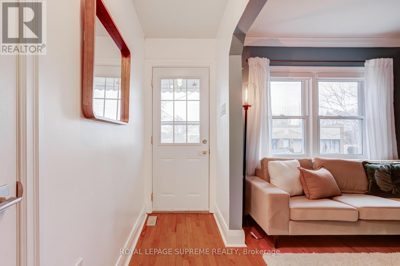 21 Murray Street, Brampton, Ontario  L6X 1R6 - Photo 2 - W12990104