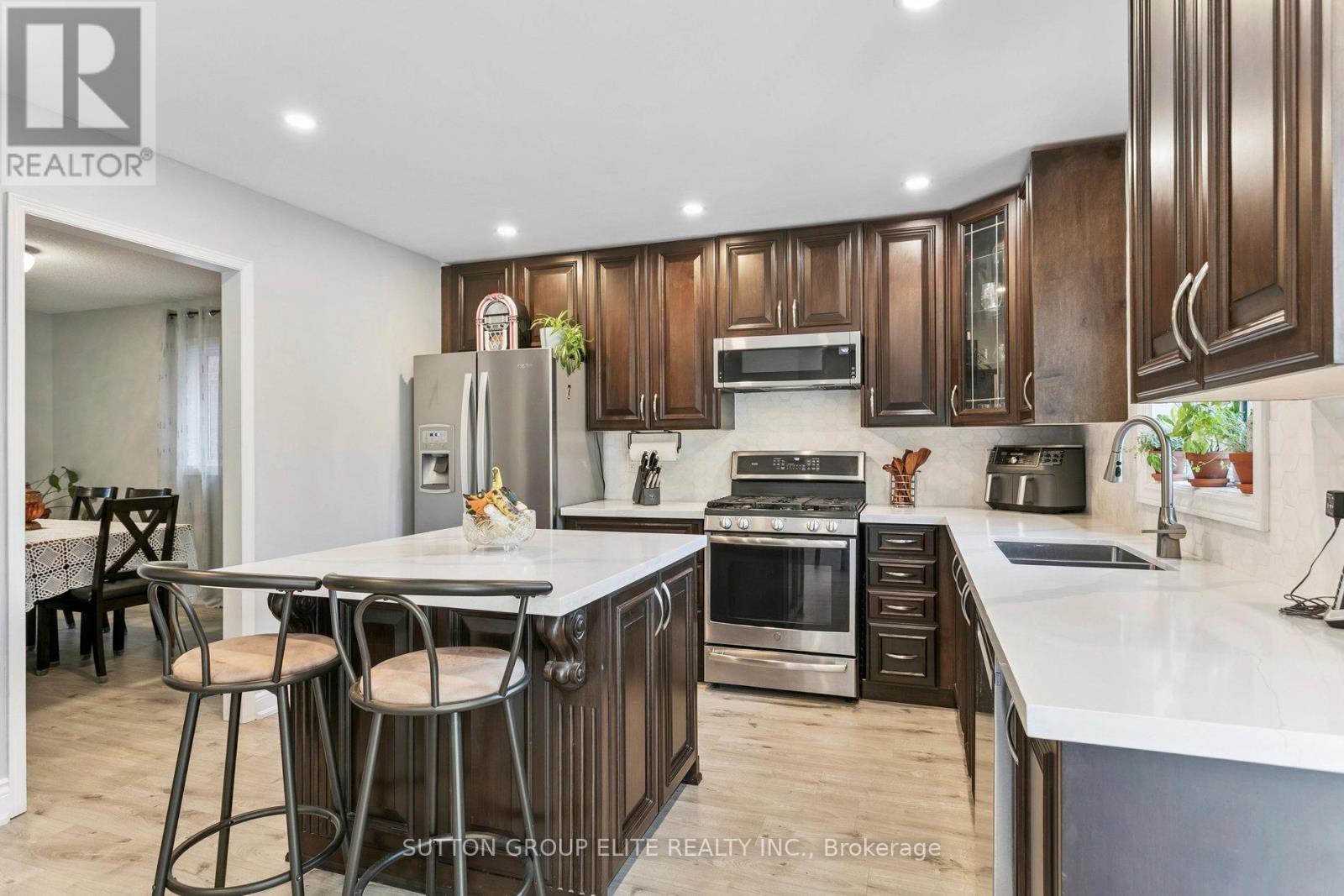 5824 Prairie Circle, Mississauga, Ontario  L5N 6B4 - Photo 11 - W12990178