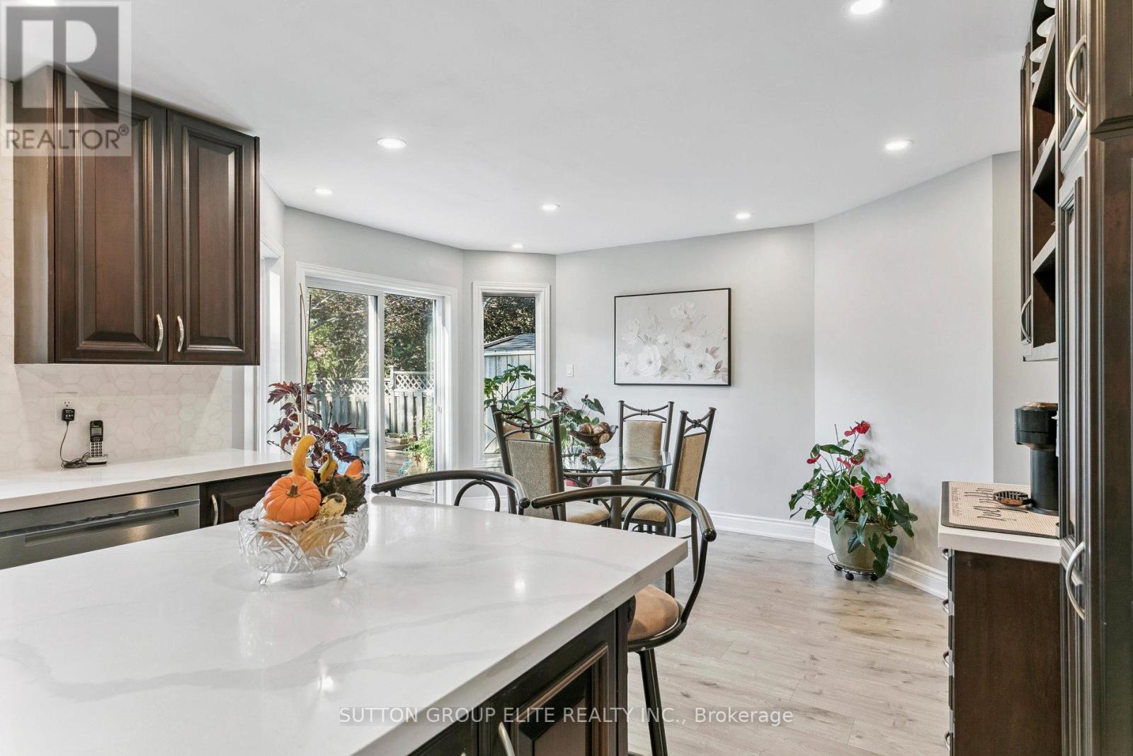 5824 Prairie Circle, Mississauga, Ontario  L5N 6B4 - Photo 12 - W12990178