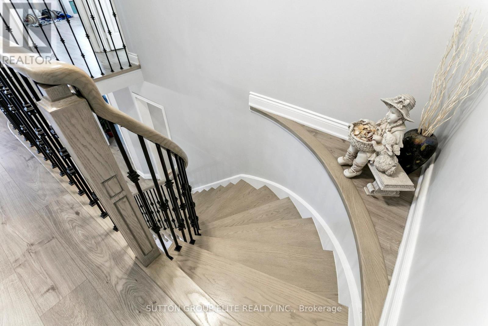 5824 Prairie Circle, Mississauga, Ontario  L5N 6B4 - Photo 21 - W12990178