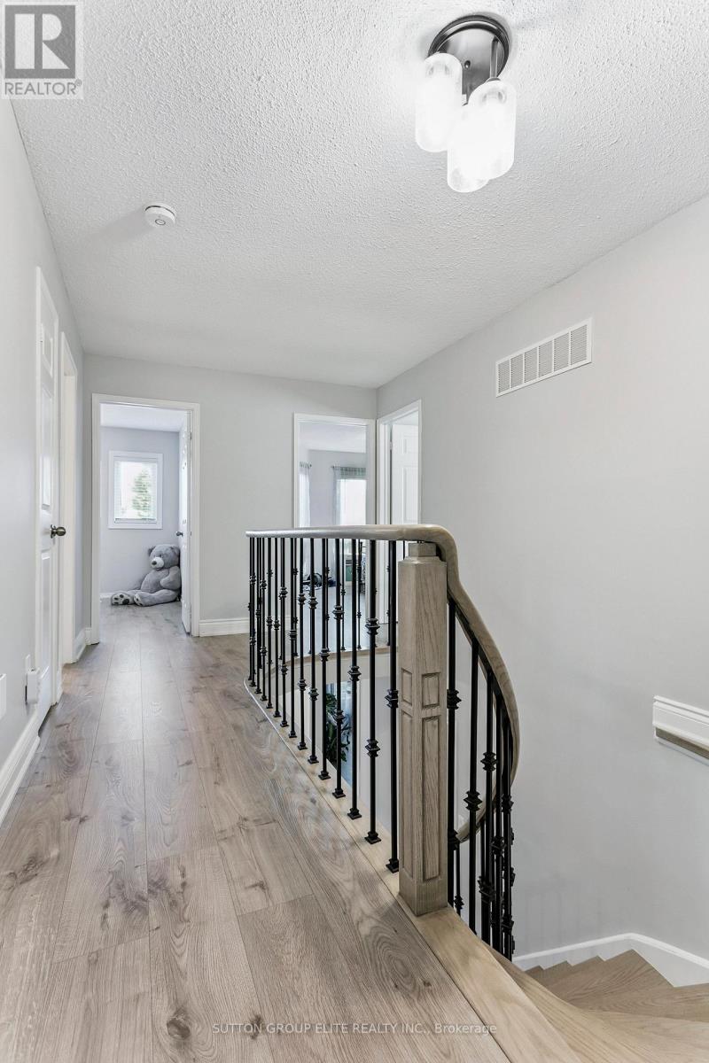 5824 Prairie Circle, Mississauga, Ontario  L5N 6B4 - Photo 22 - W12990178